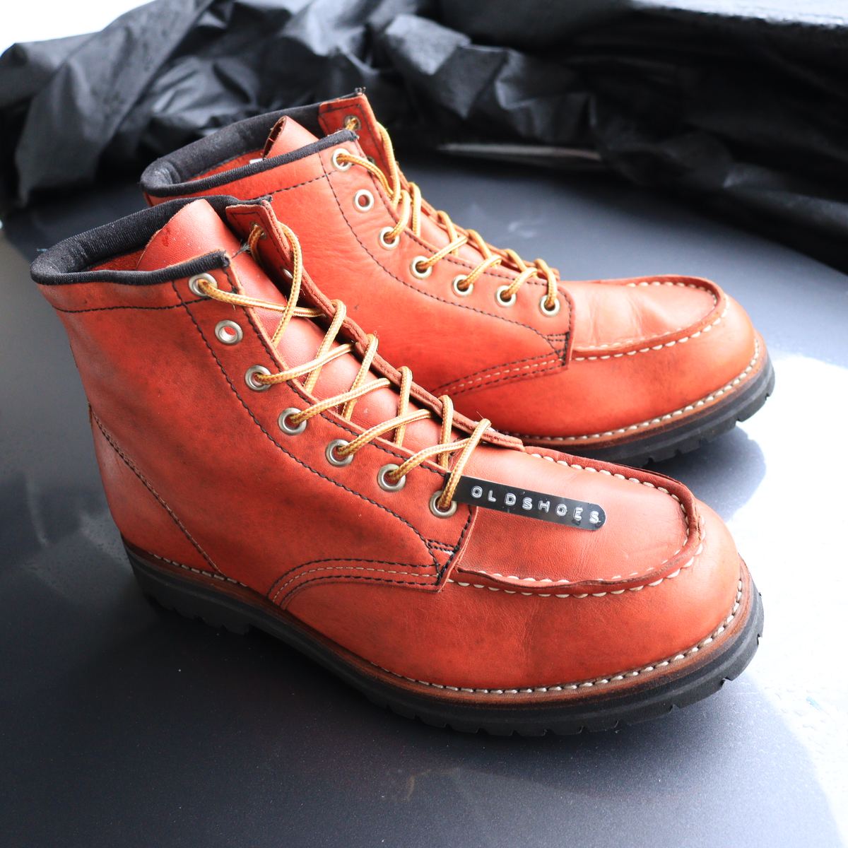 Red boots Moctoe รูปที่ 1